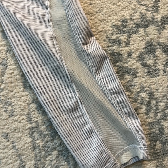 Lululemon leggings - Picture 5 of 6